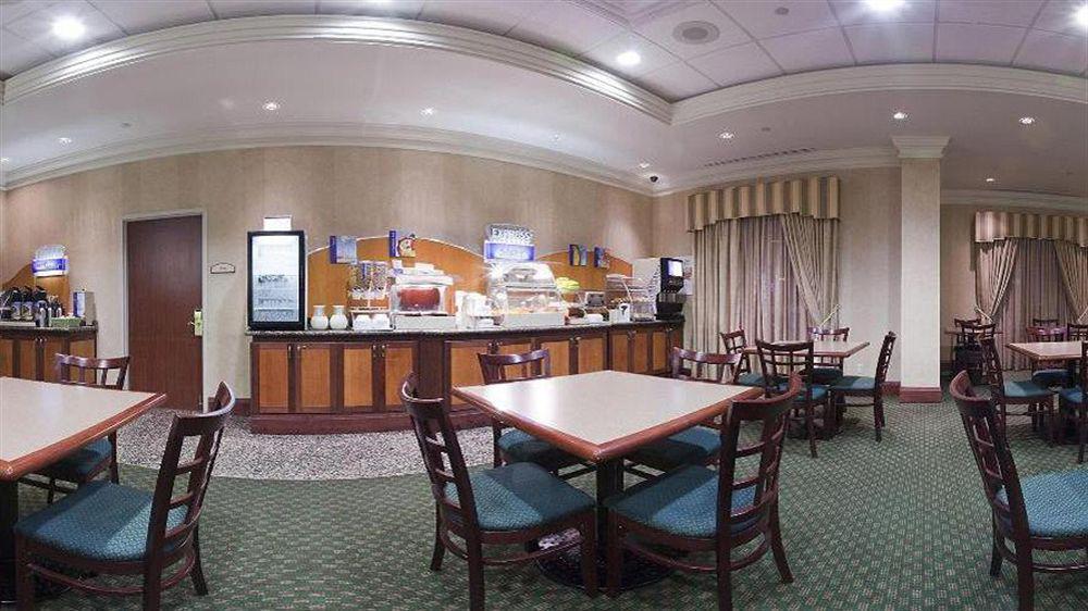 Holiday Inn Express Hotel & Suites Milton By Ihg Zewnętrze zdjęcie